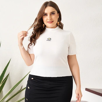 2022 Naujas Vasaros Moterų Negabaritinių marškinėliai Megztos Baltos spalvos Gėlių Raštas Išsiuvinėti Slim Žiedlapis Trumpas Rankovės Tampus Didelis Viršūnės
