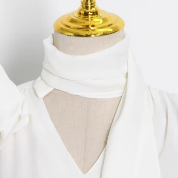 TWOTWINSTYLE Balta Minimalistiniai Marškinėliai Moterims Tutleneck ilgomis Rankovėmis Kratinys Didelis Gėlių Tuščiaviduriai Iš Marškiniai Moterų Mados 2021 3
