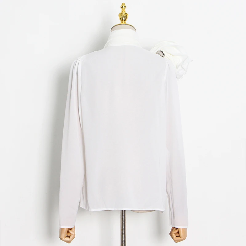 TWOTWINSTYLE Balta Minimalistiniai Marškinėliai Moterims Tutleneck ilgomis Rankovėmis Kratinys Didelis Gėlių Tuščiaviduriai Iš Marškiniai Moterų Mados 2021 4